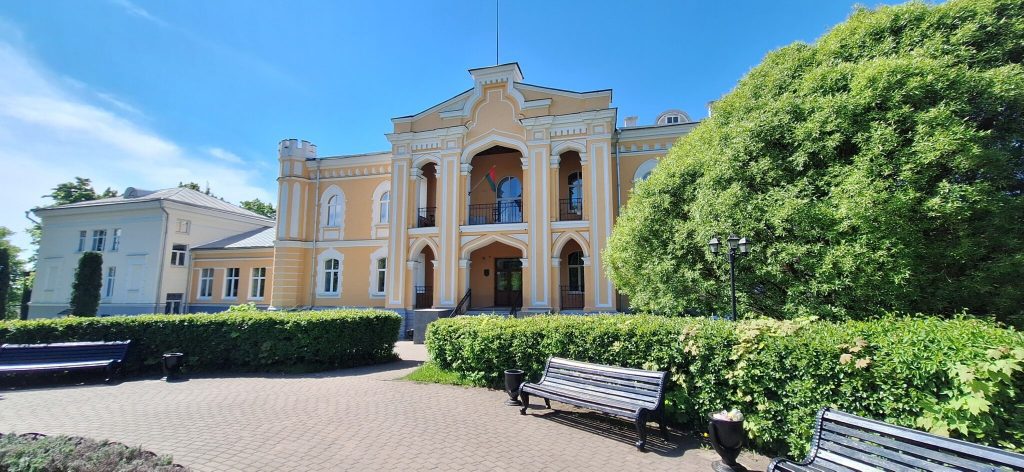 Усадьба графа Чапского в Прилуках